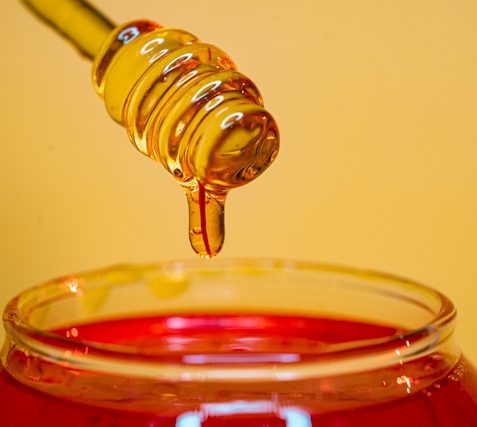 Honig von Milliliter in Gramm umrechnen