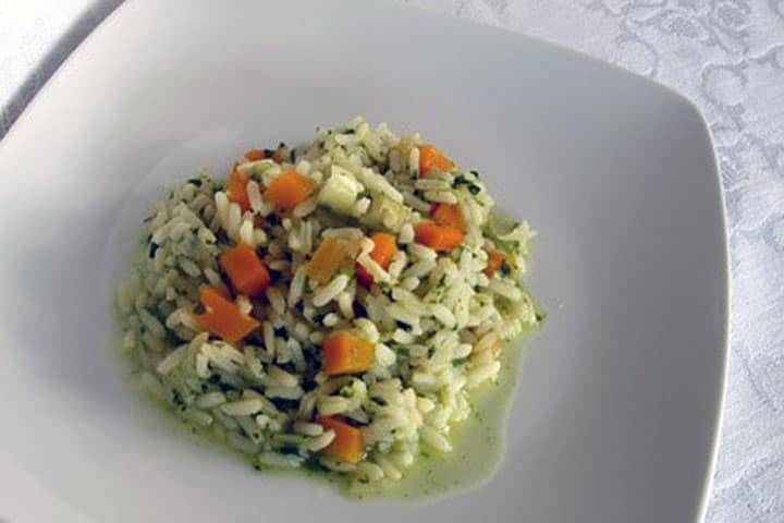 Reissalat mit Putenfleisch